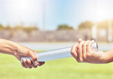 Fitness Handen En Estafette Voor Atletiek Van Mensen In Teamwerk Voor