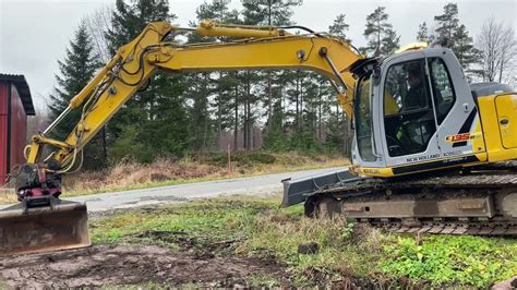 Köp Grävmaskin New Holland Kobelco E135B SR på Klaravik YouTube