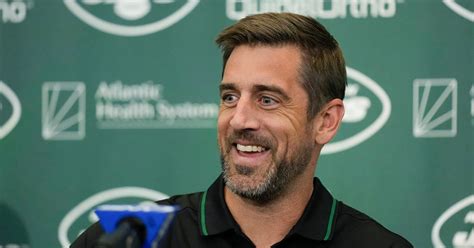 Aaron Rodgers Gives Glowing Assessment Of His First Month With Jets