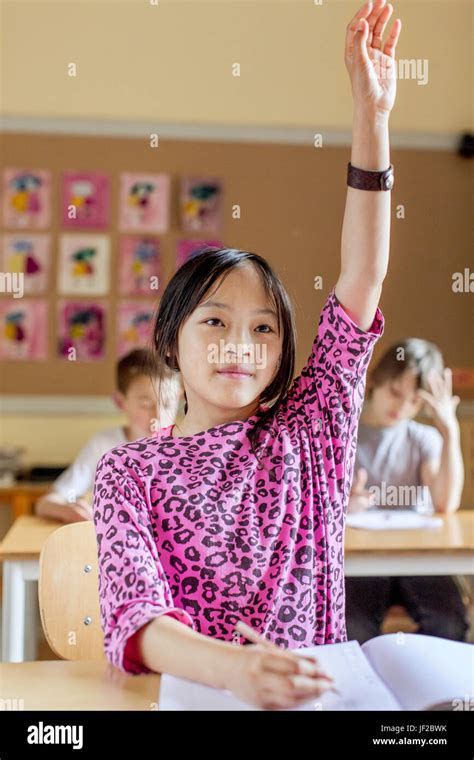 Fille En Classe Banque De Photographies Et Dimages à Haute Résolution