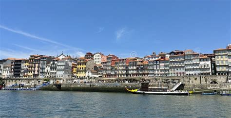 beautiful view  waterfront buildings  douro river  porto