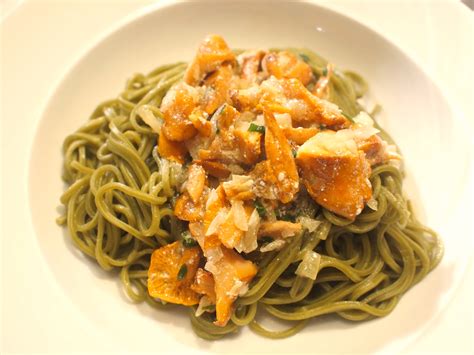 Matcha soba noodles with Slovenian chanterelle mushrooms – Lipstick + Bread