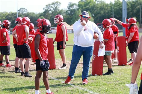 Bulldogs Open Spring Football Practice Crestview News Bulletin