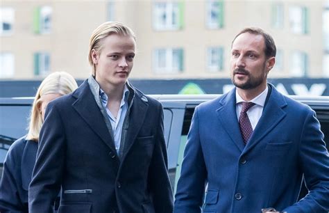 Escándalo en la casa real noruega el hijo de Mette Marit se habría