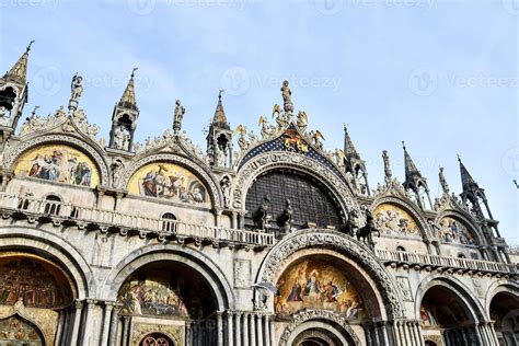 Saint Mark Basilica 14789311 Stock Photo at Vecteezy