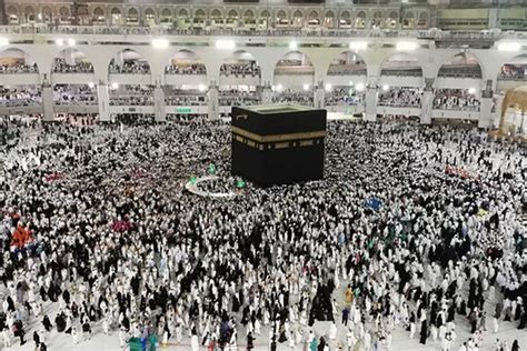 Teks Khutbah Jumat Edisi Bulan Dzulhijjah Amalan Berpahala Haji Umroh