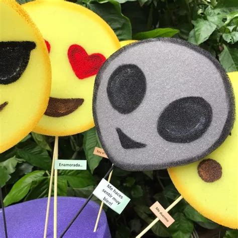 Souvenirs Emojis Con Etiqueta Fiesta Cumpleaños Goma Espuma MercadoLibre