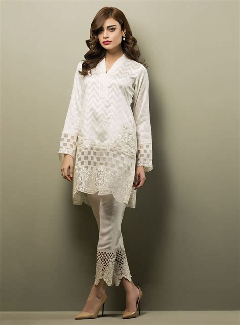 Latest White Dresses Trends Shalwar Kameez Fashion Pakistani