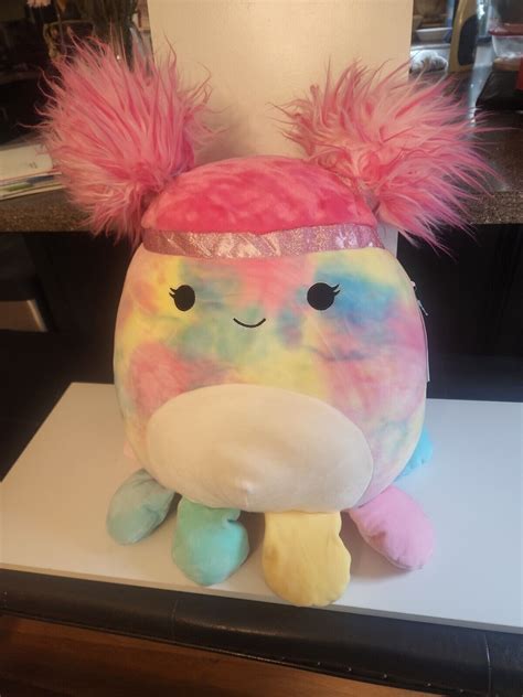 Squishmallows Opal Squish Doos Pom Pom Hair Tie Dye Pink Squid