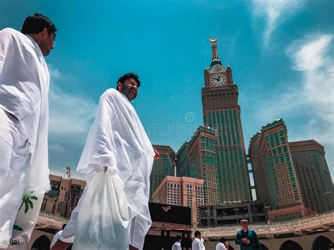 Mecca Saudi Arabiacirca Abraj Al Bait Real Clock Tower Makkah En