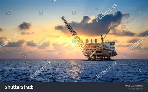 Offshore Oil Rig Platform Sunset Sunrise Stock Photo 2187666903 ...