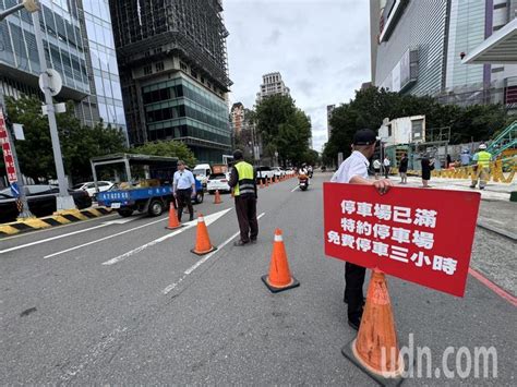 台中百貨大塞車 一旁工地吊臂被颱風吹斷？市府說話了 各地嚴防山陀兒 地方 聯合新聞網