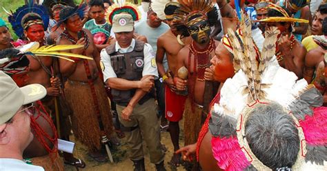 G1 Índios ocupam BR 101 em segundo dia de protesto no sul da Bahia