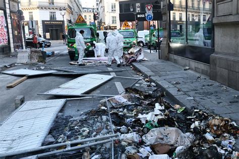 In Pictures Rubbish And Fires In French Protests Bbc News