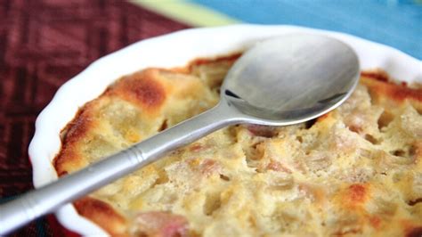 La Recette Du Clafoutis Aux Poires De Cyril Lignac Femme Actuelle Le Mag