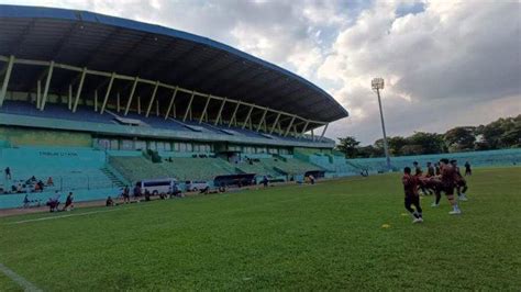 Rumput Lapangan Stadion Gajayana Malang Jadi Sorotan Pelatih Arema FC