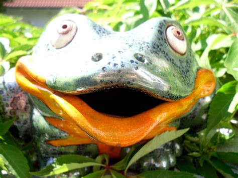 Frosch Aus Keramik Frostsicher Unikat Wasserspeier Etsy