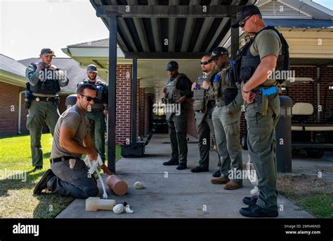 U S Police Officers Assigned To The Special Weapons And Tactics Swat