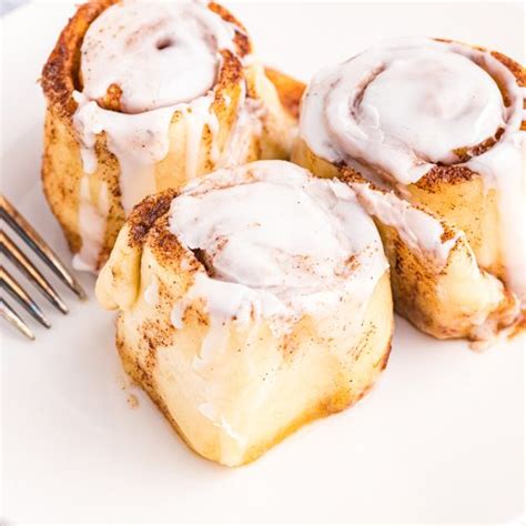 2 Ingredient Cinnamon Roll Dough Recipe (Homemade Cinnamon Rolls!)