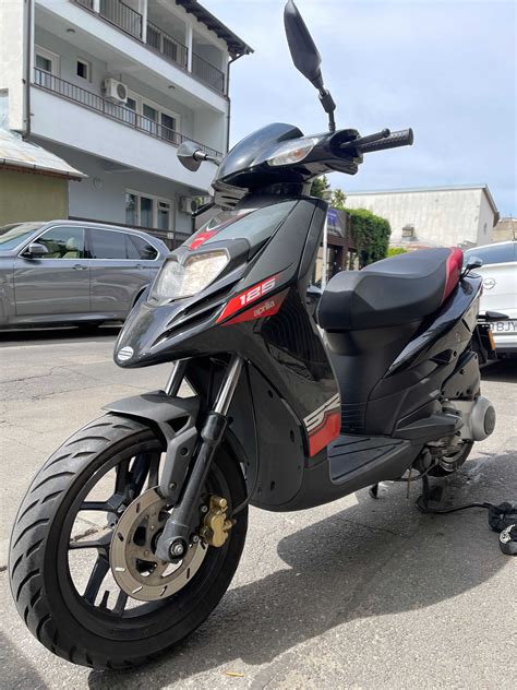 Aprilia SR Motard Scuter 125 Cc Permis A1 Sau B Bucuresti Sectorul 4