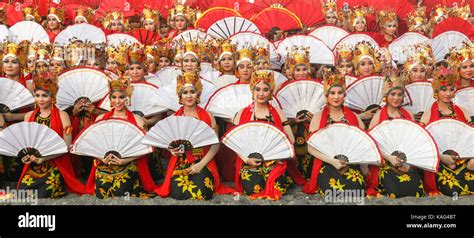 Thousands Of Pretty Dancers In Costumes Perform Gandrung Dance At Boom