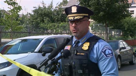 1 dead, 6 injured after gunman opens fire on Minneapolis sidewalk