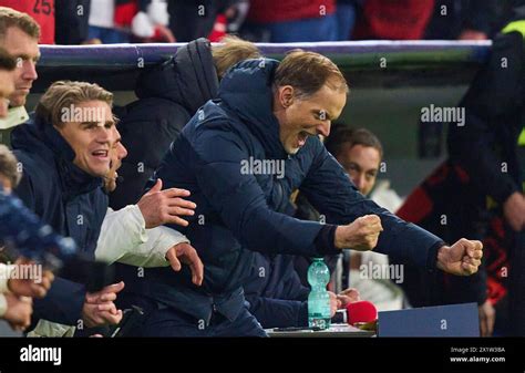 Trainer Thomas Tuchel Fcb Teammanager Headcoach Coach Feiert Beim