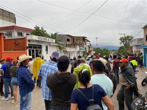 Enfrentamiento Entre Campesinos Y Polic As Por Detenci N De Activista