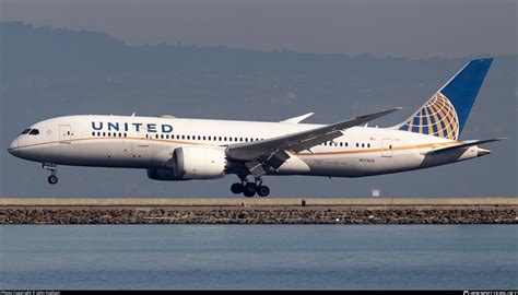 N United Airlines Boeing Dreamliner Photo By John Hudson