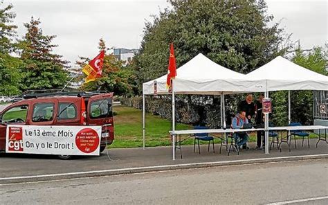 À Lorient une centaine de CV déposés au bureau dembauche de la CGT de