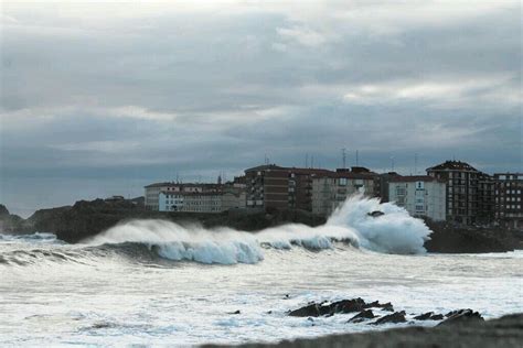 Fotos El Temporal Provoca Importantes Destrozos En Castro Urdiales