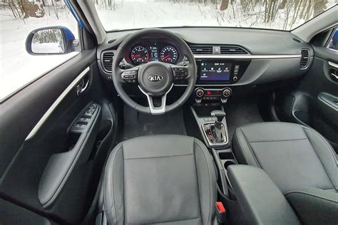 Интерьер салона Kia Rio X Фото салона Kia Rio X