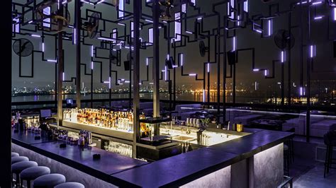 Frameweb | This rooftop bar shines a new light on the Beirut nightlife