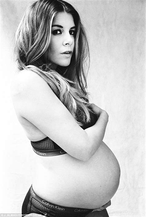 Imogen Thomas Strips Naked And Caresses Her Baby Bump In New Pregnancy Shoot Daily Mail Online