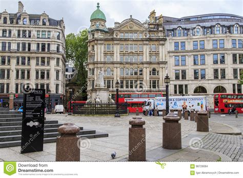 Statue Of Queen Anne St Paul S Churchyard London Editorial Stock