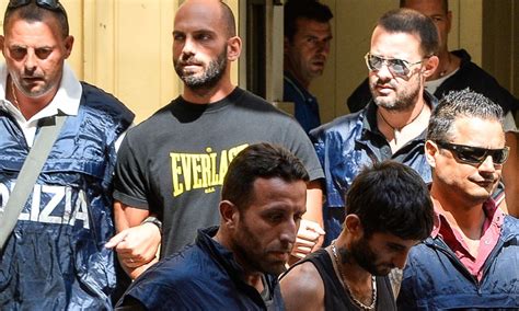 Italian Police Strike Mortal Blow In Battle Against Mafia Clans After