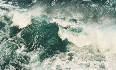 Navigating Rough Seas At An Inlet Boattest