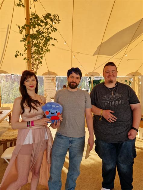 Met my favourite streamer and destiny was there too! : r/Destiny