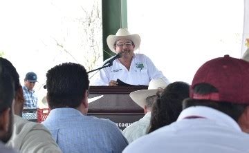 Samuel López rinde su segundo informe de labores