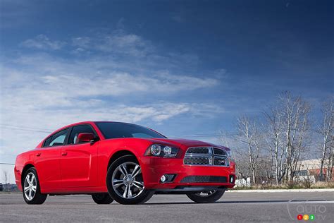 2013 Dodge Charger SXT Plus AWD | Car Reviews | Auto123