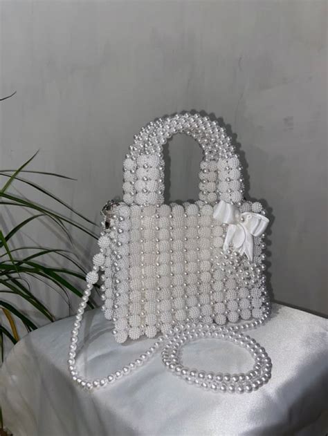 Сумочка из бусин Bombshell 🐚 | Hand beaded bag, Beaded handbag, Beaded ...