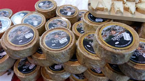 El Mercado Del Queso Artesano De Aracena Se Convierte En La Gran Cita