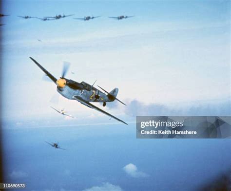 Ww2 Dogfight Photos and Premium High Res Pictures - Getty Images