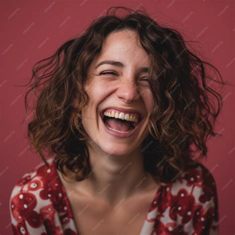 Premium Photo A Woman With Curly Hair Laughing And Smiling