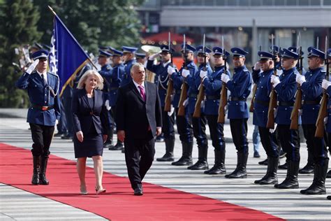 Orban Stigao U Slu Benu Posjetu Bih Tuzla L Ve