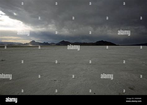 Salt Desert Landscape Bonneville Salt Flats Utah Stock Photo Alamy