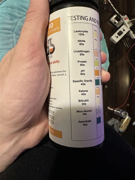 Any of these indicate dehydration? : r/foamyurine