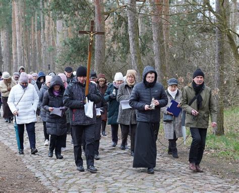 Droga Krzy Owa W Bydgoskiej Dolinie Mierci I Spotkanie Rodziny Radia