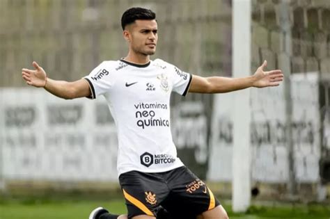 Corinthians Faz Nico Pedido Para Vender Fausto Vera Ao Atl Tico Mg