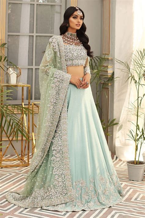 Pin By Kanwal On Pakistani Actresses Walima Dress Indian Bridal